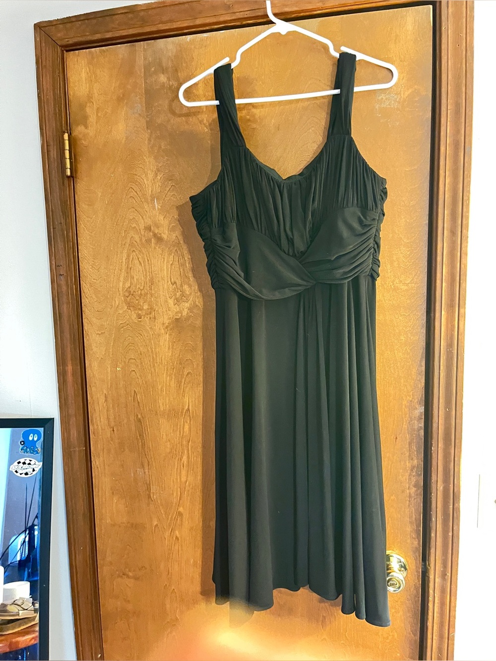 Jessica Howard Black Ruched Empire Waist Chemise